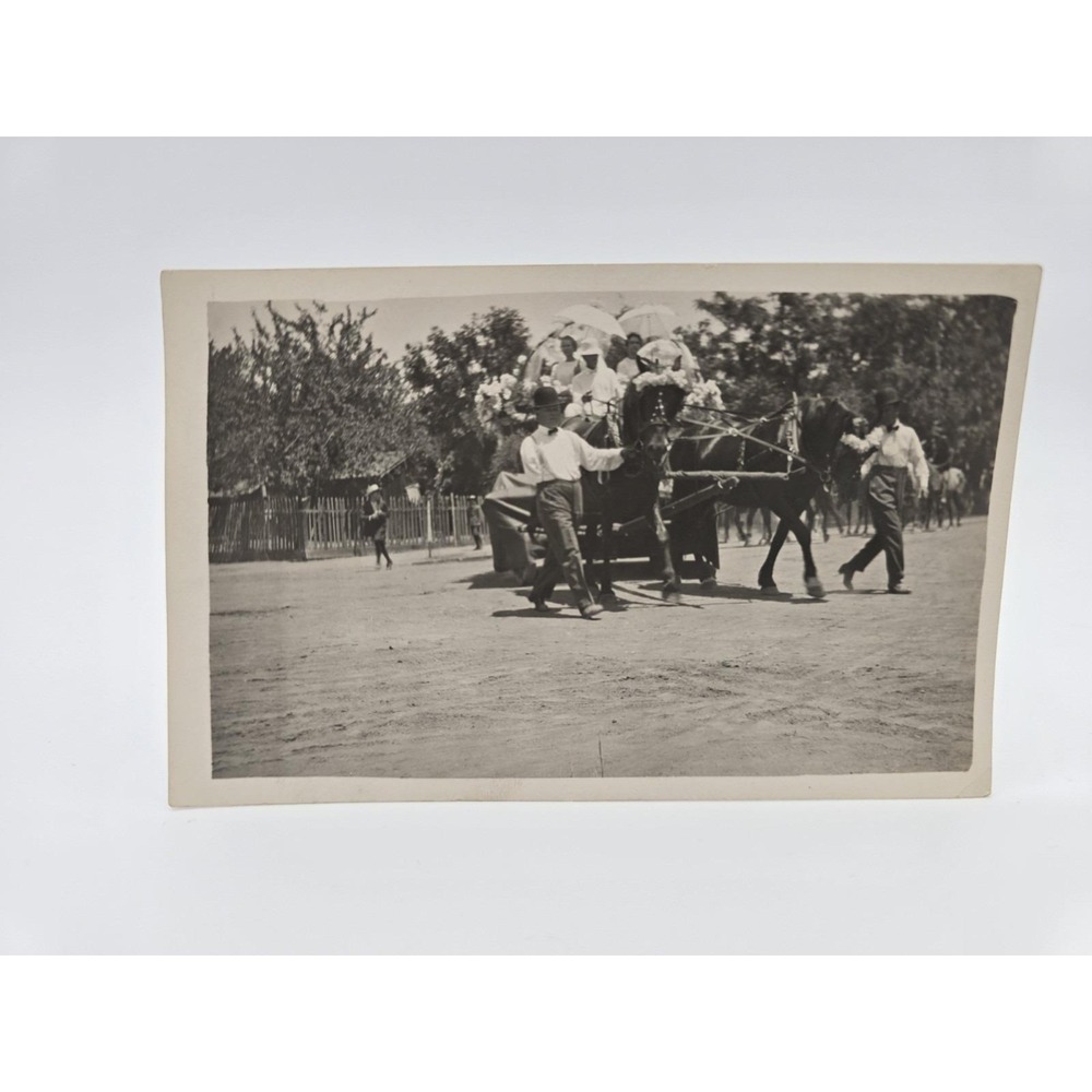 Vtg 1910s RPPC Postcard Parade Floral Float Girls Parasols Missing‎ Arm Driver